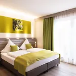 Parkhotel 4* הרנה