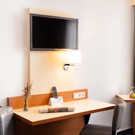 Parkhotel فندق 4*