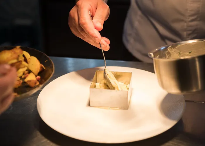 Parkhotel فندق 4*